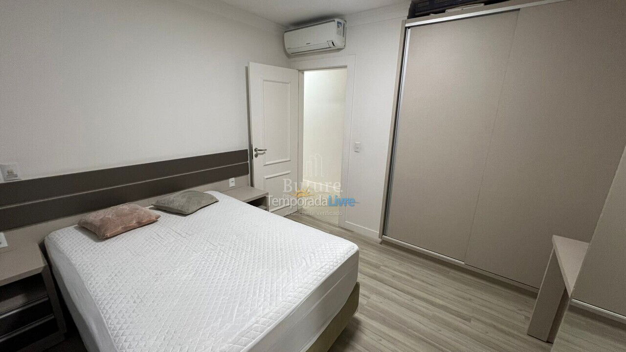Apartment for vacation rental in Itapema (Meia Praia)