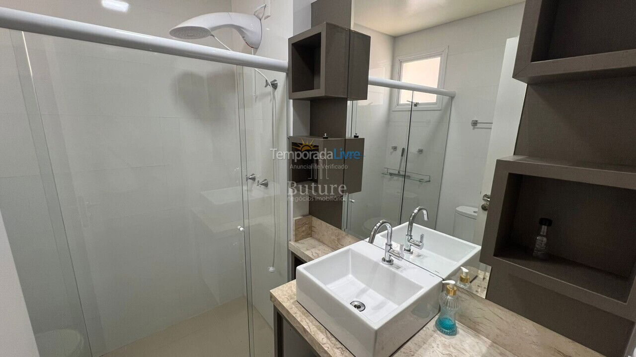 Apartment for vacation rental in Itapema (Meia Praia)