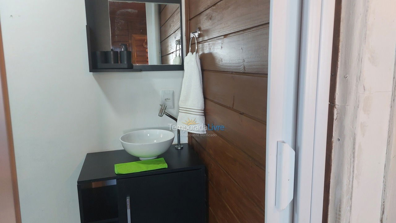 Casa para aluguel de temporada em Serra (Praia de Capuba)