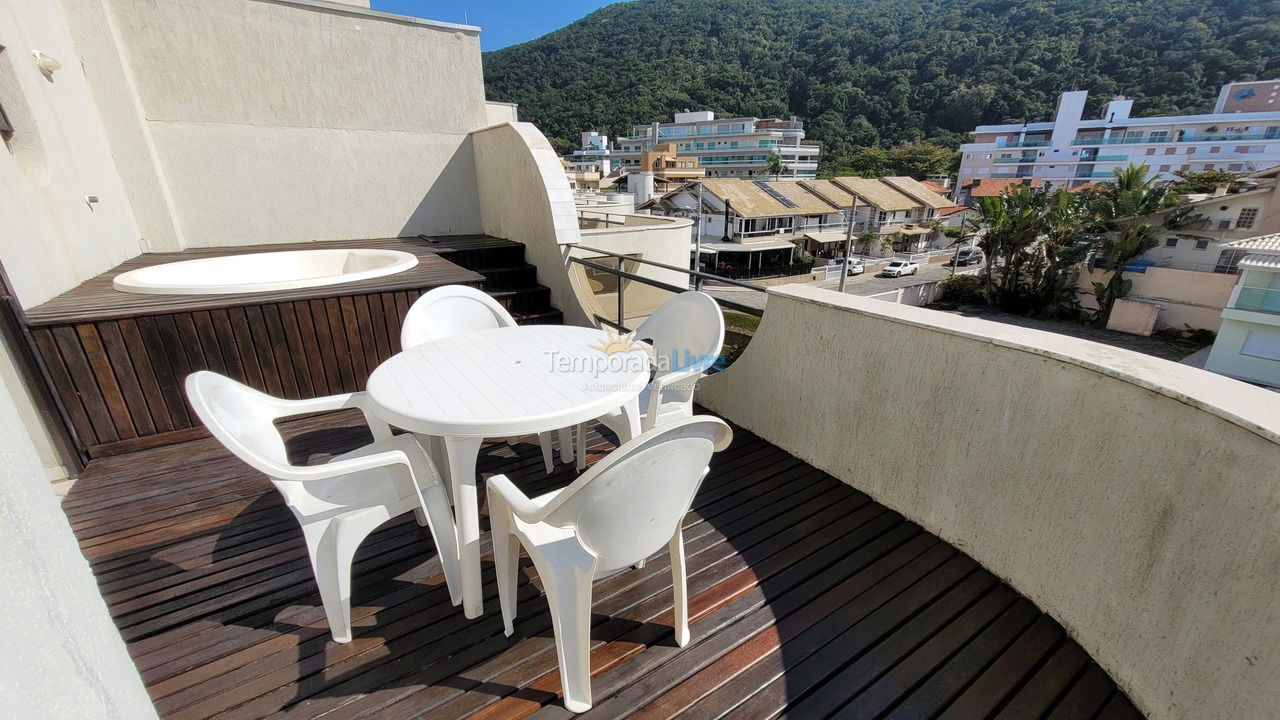 Apartment for vacation rental in Bombinhas (Praia de Bombas)