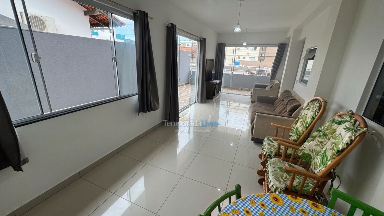 Casa para aluguel de temporada em Bombinhas (Praia de Bombinhas)