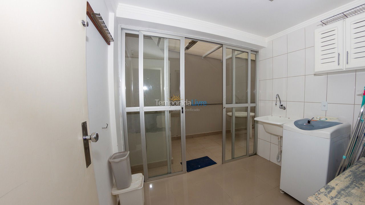 Apartamento para aluguel de temporada em Bombinhas (Praia de Bombas)