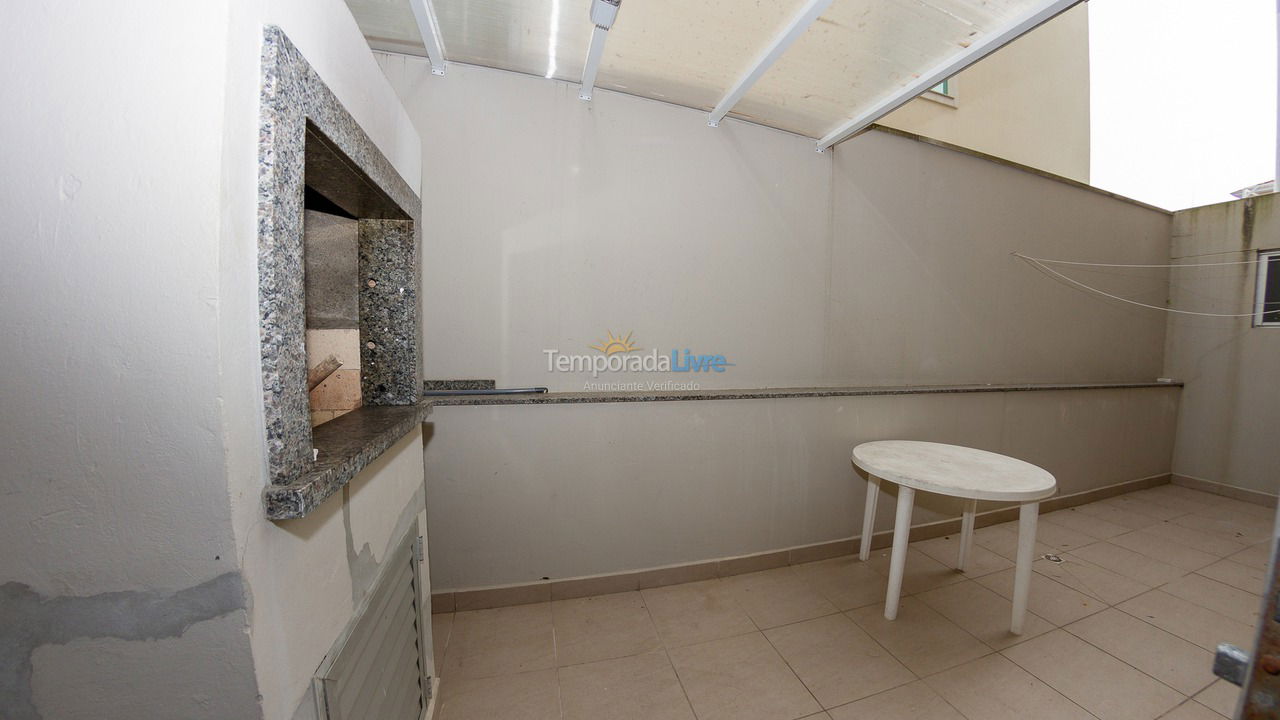 Apartamento para aluguel de temporada em Bombinhas (Praia de Bombas)