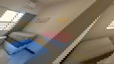 Apartamento 02 dormitórios com piscina,internet e ar condicionado...