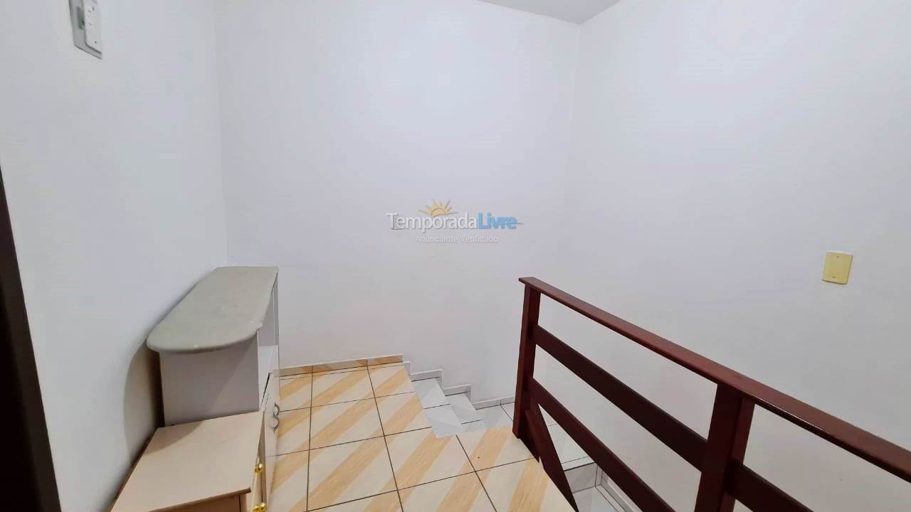 Casa para aluguel de temporada em Bombinhas (Praia de Bombas)