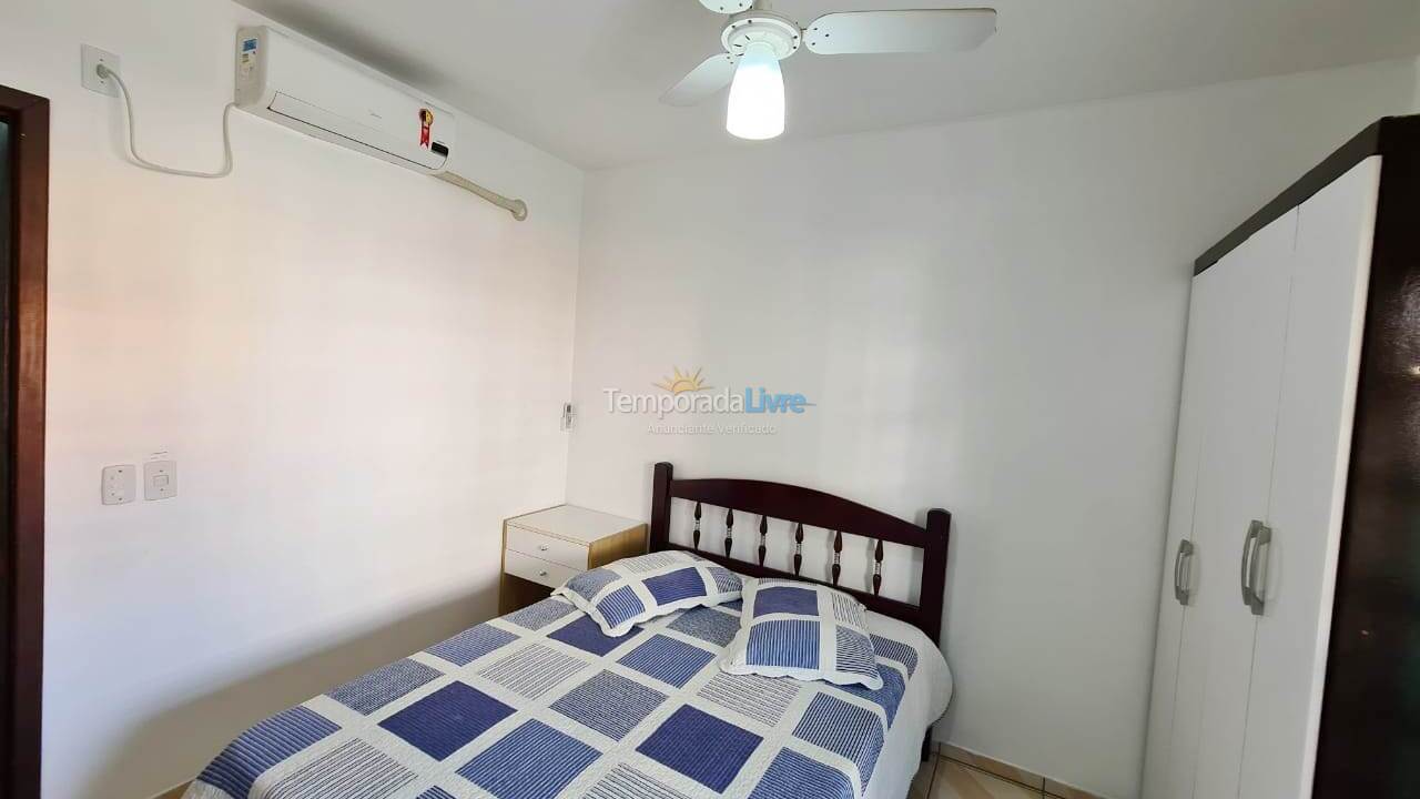 Casa para aluguel de temporada em Bombinhas (Praia de Bombas)