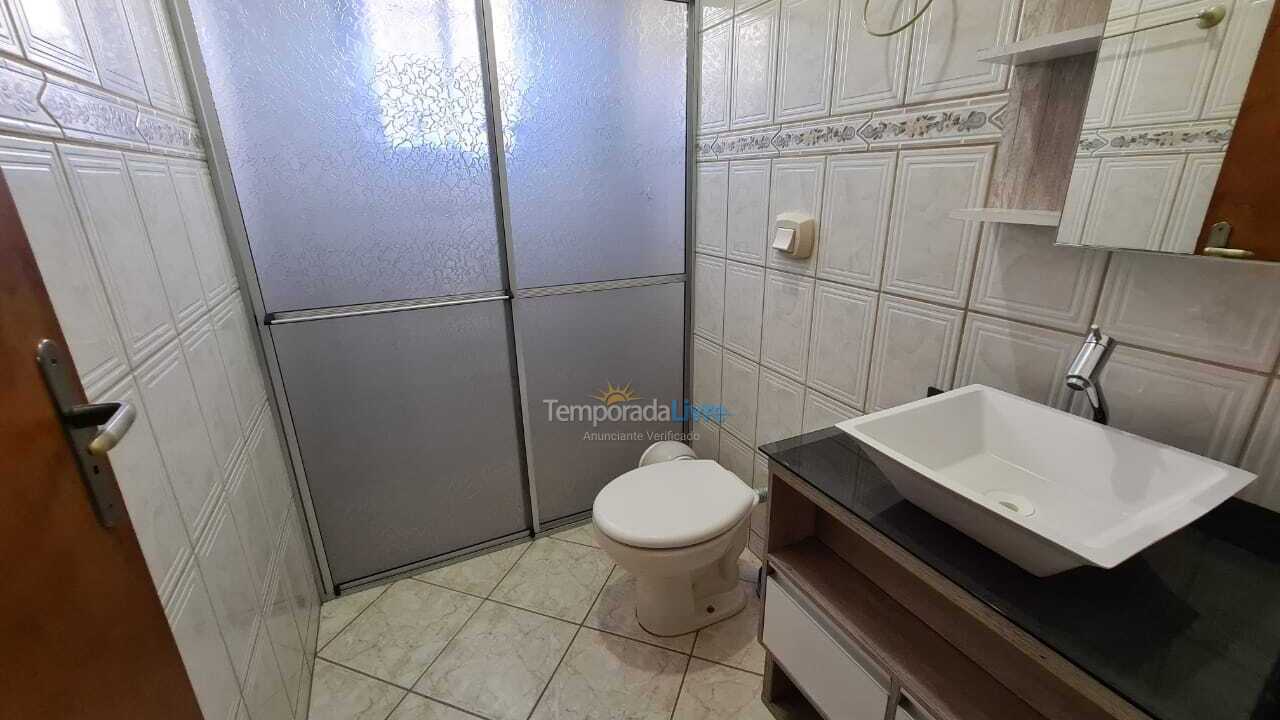 Casa para aluguel de temporada em Bombinhas (Praia de Bombas)