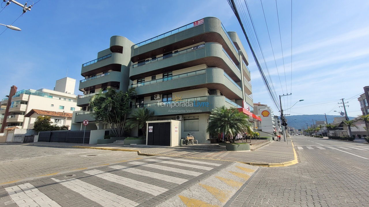 Apartamento para aluguel de temporada em Bombinhas (Praia de Bombas)