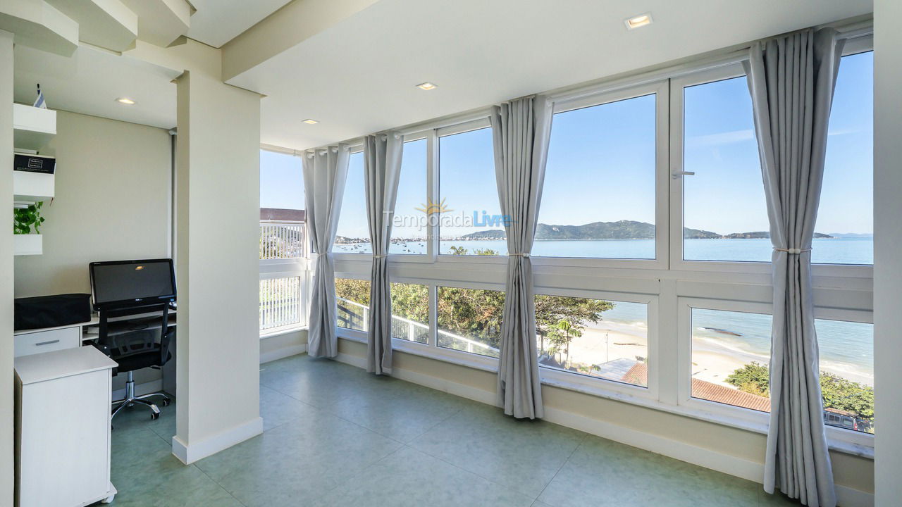 House for vacation rental in Bombinhas (Praia de Zimbros)