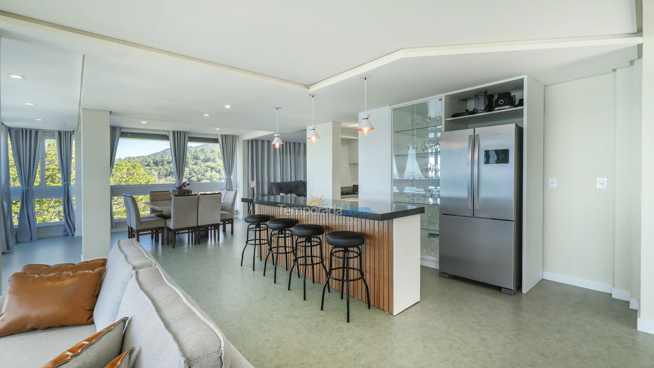 House for vacation rental in Bombinhas (Praia de Zimbros)