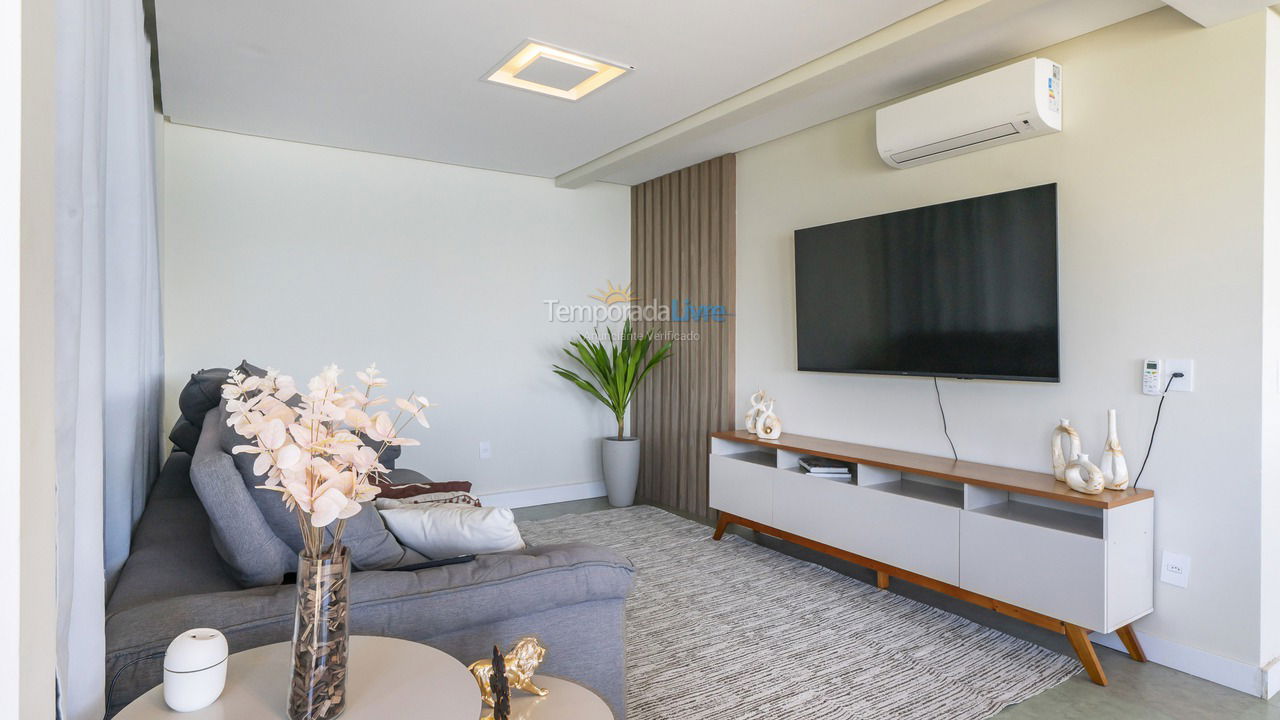 House for vacation rental in Bombinhas (Praia de Zimbros)