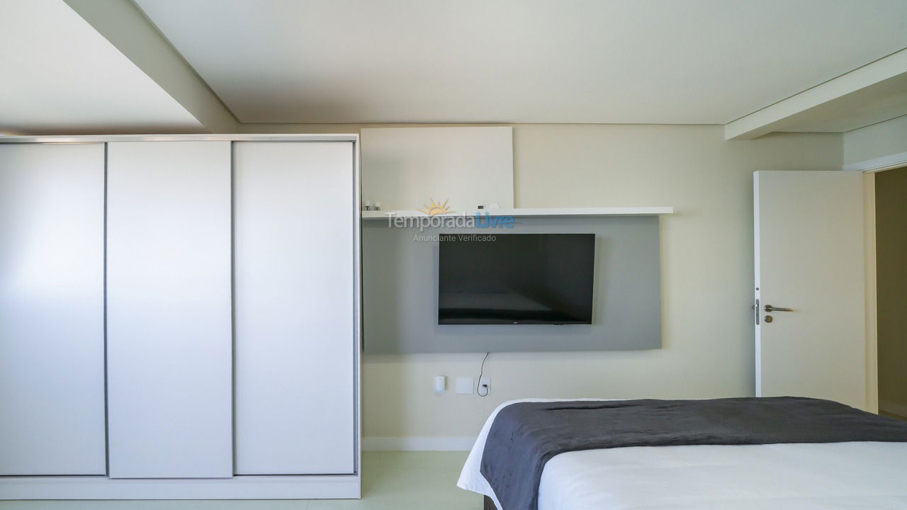 House for vacation rental in Bombinhas (Praia de Zimbros)