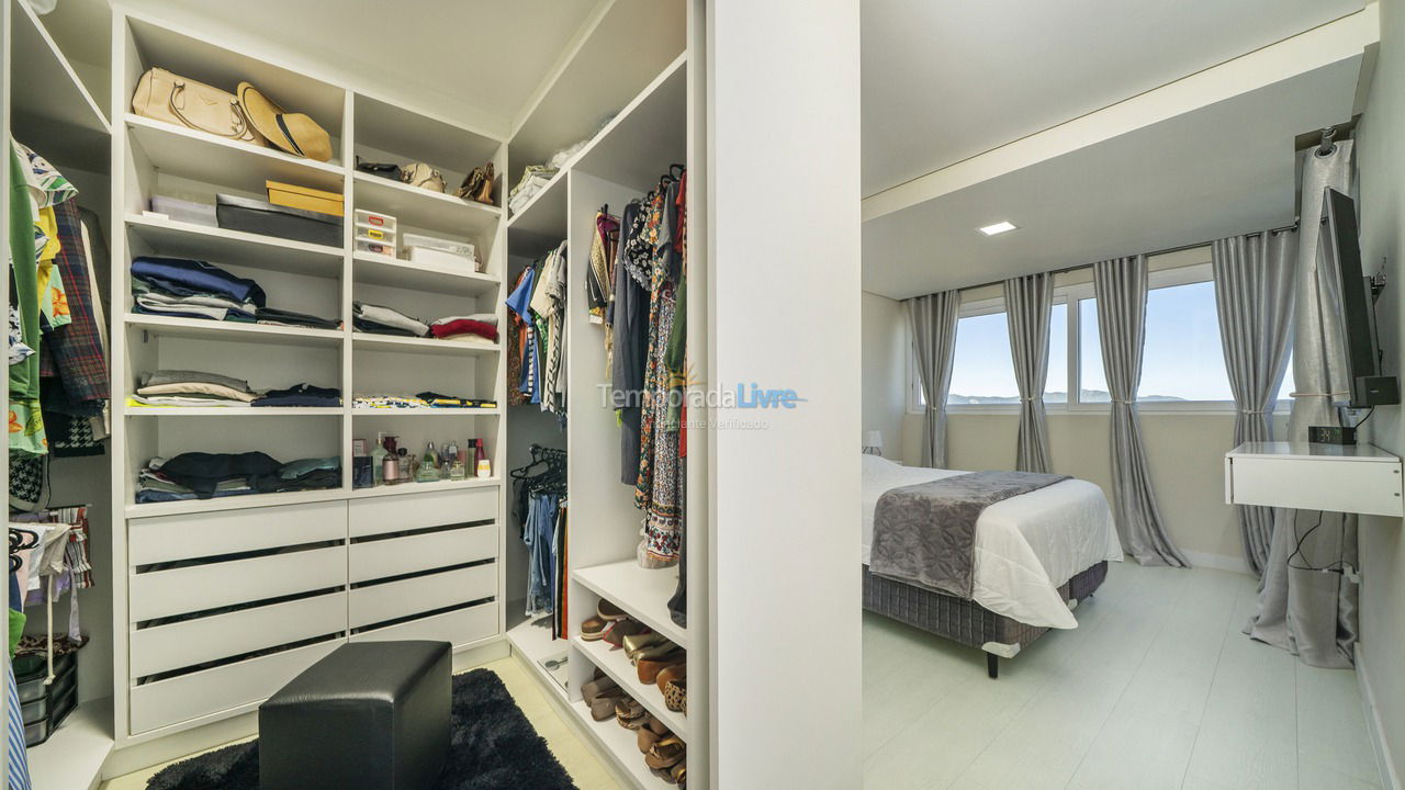 House for vacation rental in Bombinhas (Praia de Zimbros)