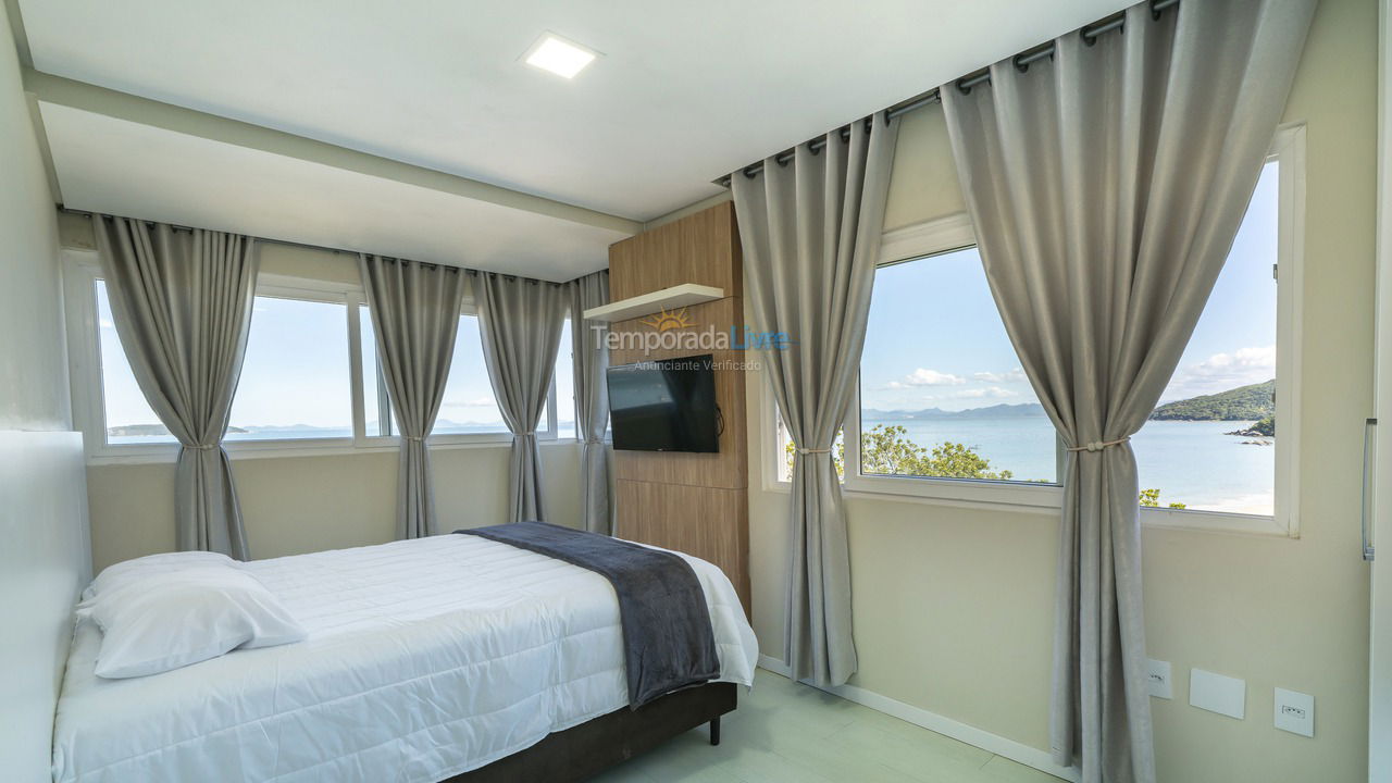 House for vacation rental in Bombinhas (Praia de Zimbros)