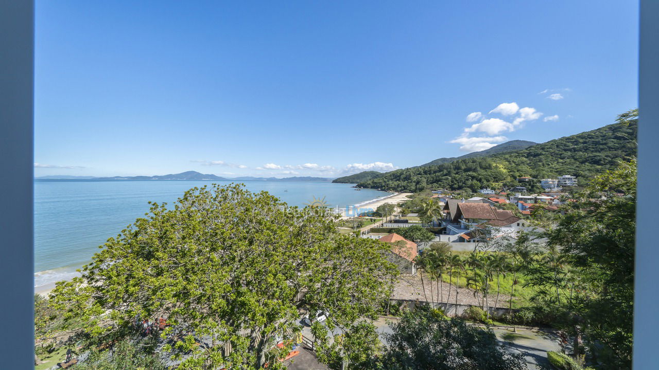 House for vacation rental in Bombinhas (Praia de Zimbros)