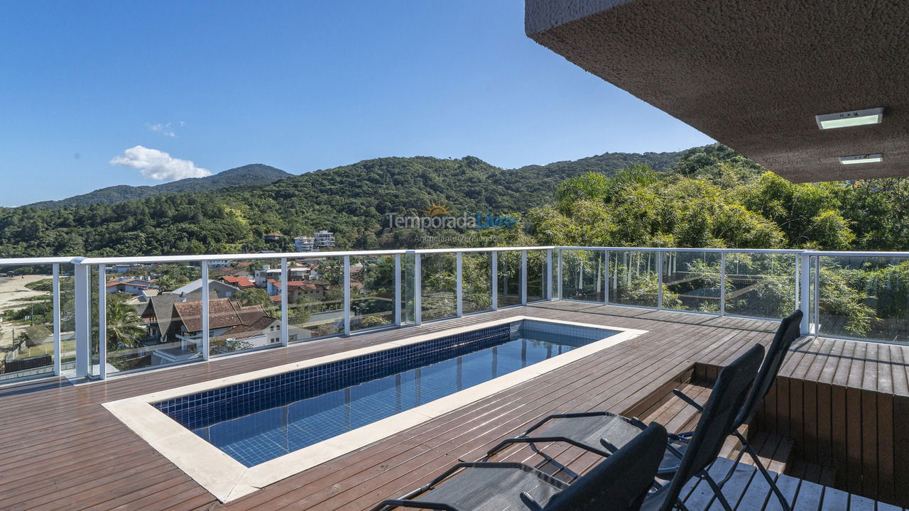 House for vacation rental in Bombinhas (Praia de Zimbros)