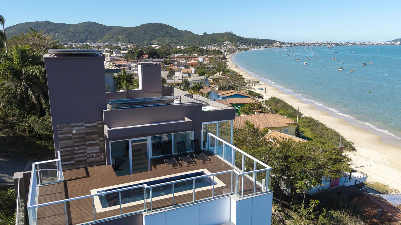 House for vacation rental in Bombinhas (Praia de Zimbros)