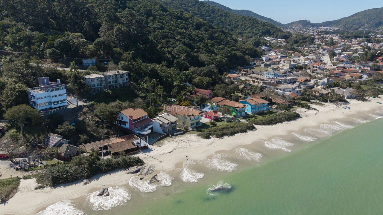 House for vacation rental in Bombinhas (Praia de Zimbros)