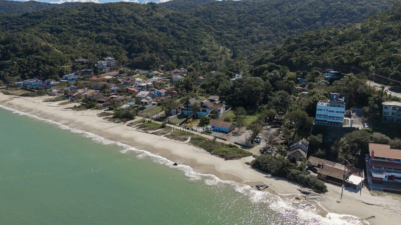 House for vacation rental in Bombinhas (Praia de Zimbros)