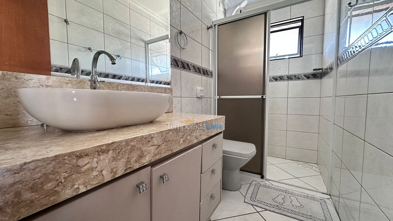 Apartamento para aluguel de temporada em Bombinhas (Praia de Bombas)