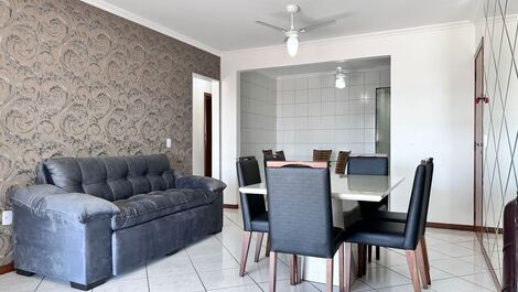 Apto na avenida principal de Bombas com vista mar para 7 pessoas