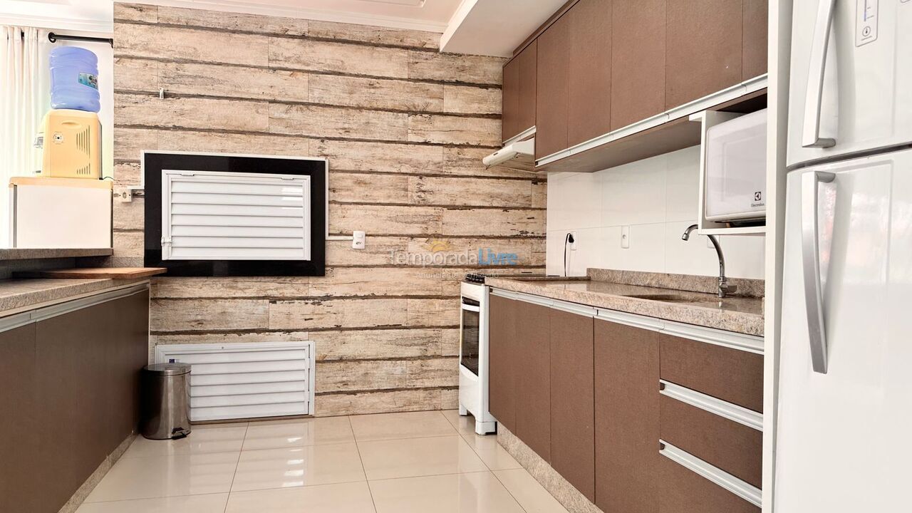 Apartment for vacation rental in Bombinhas (Praia de Bombas)