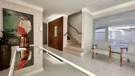 House on Bombas beach - just steps from the sea.