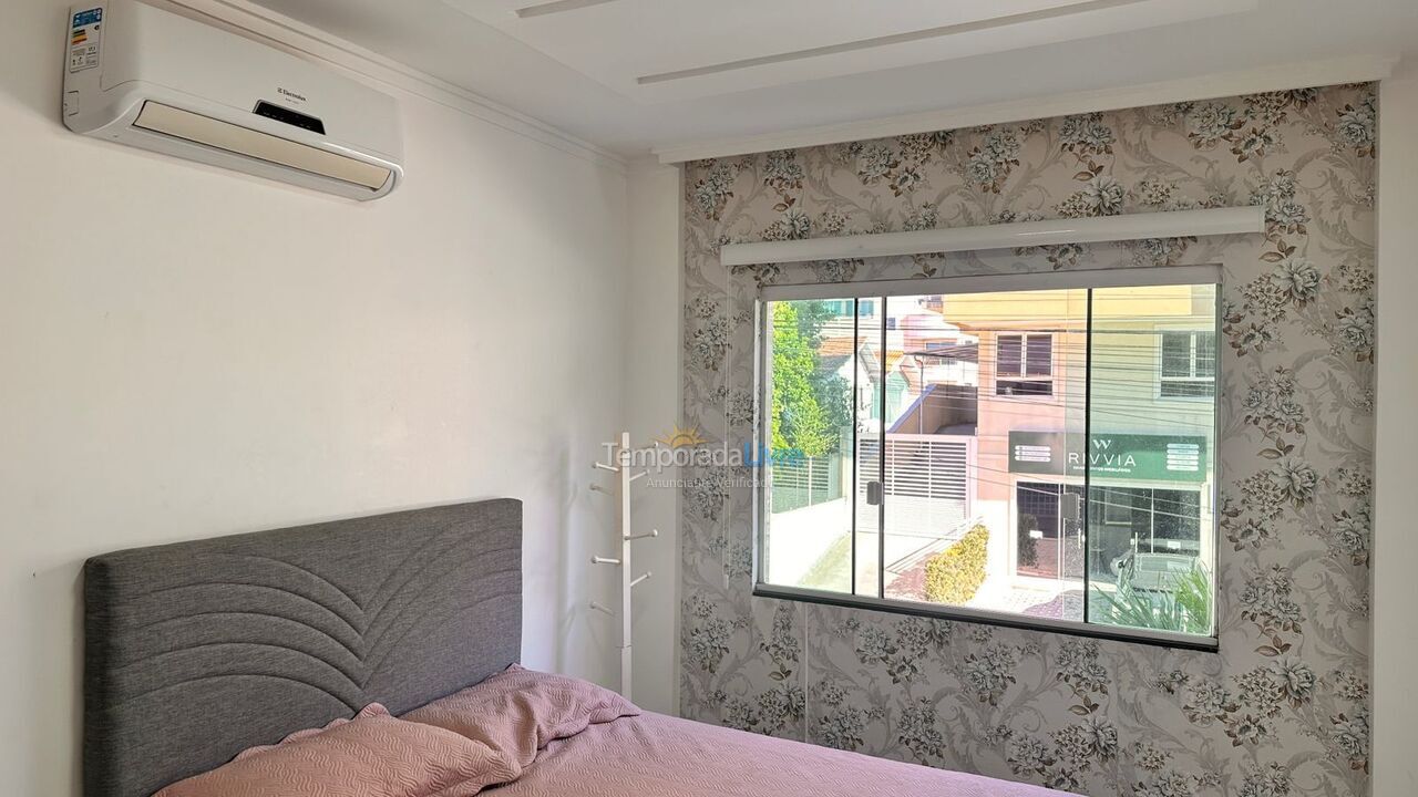 Apartment for vacation rental in Bombinhas (Praia de Bombas)