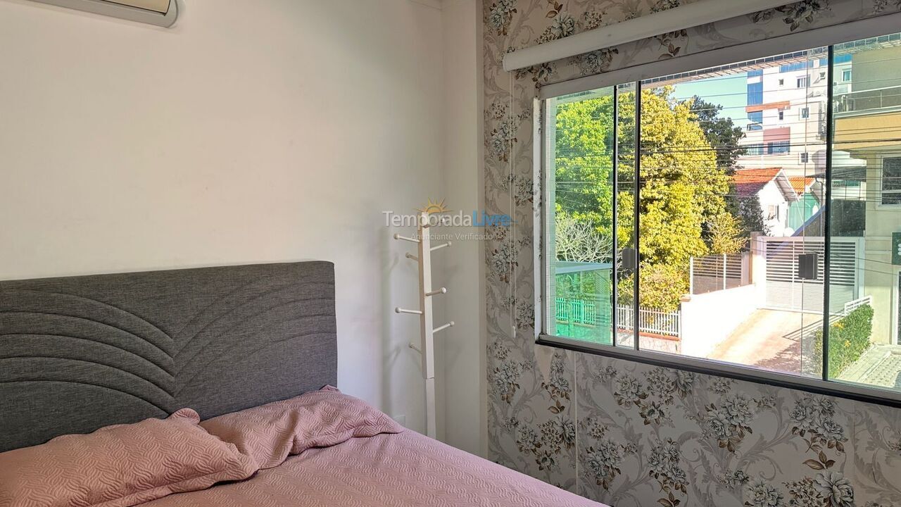 Apartment for vacation rental in Bombinhas (Praia de Bombas)