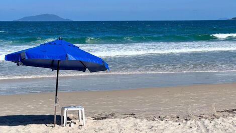 Apto para 5 pessoas na praia de 4 Ilhas com vista mar