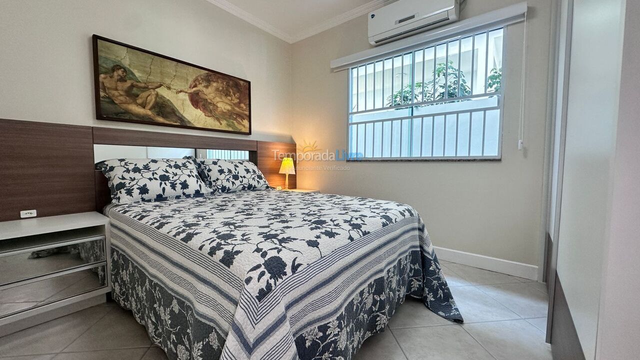 Apartamento para aluguel de temporada em Bombinhas (Praia de Quatro Ilhas)