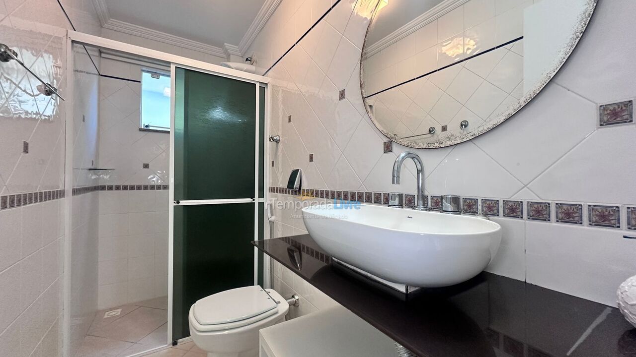 Apartamento para aluguel de temporada em Bombinhas (Praia de Quatro Ilhas)