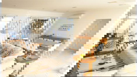 Baleia, 10 personas, 5 suites, piscina privada, espacio gourmet.