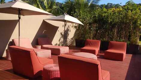 Oceanfront condominium, 5 suites, private pool, Baleia.