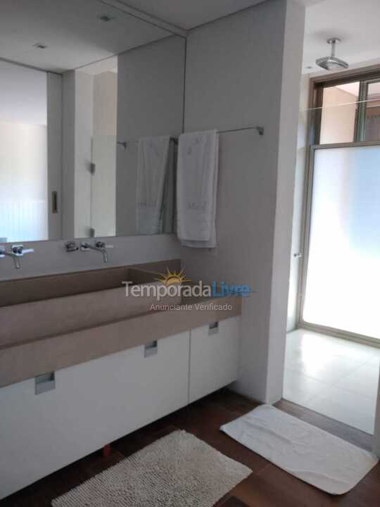 House for vacation rental in São Sebastião (Praia da Baleia)