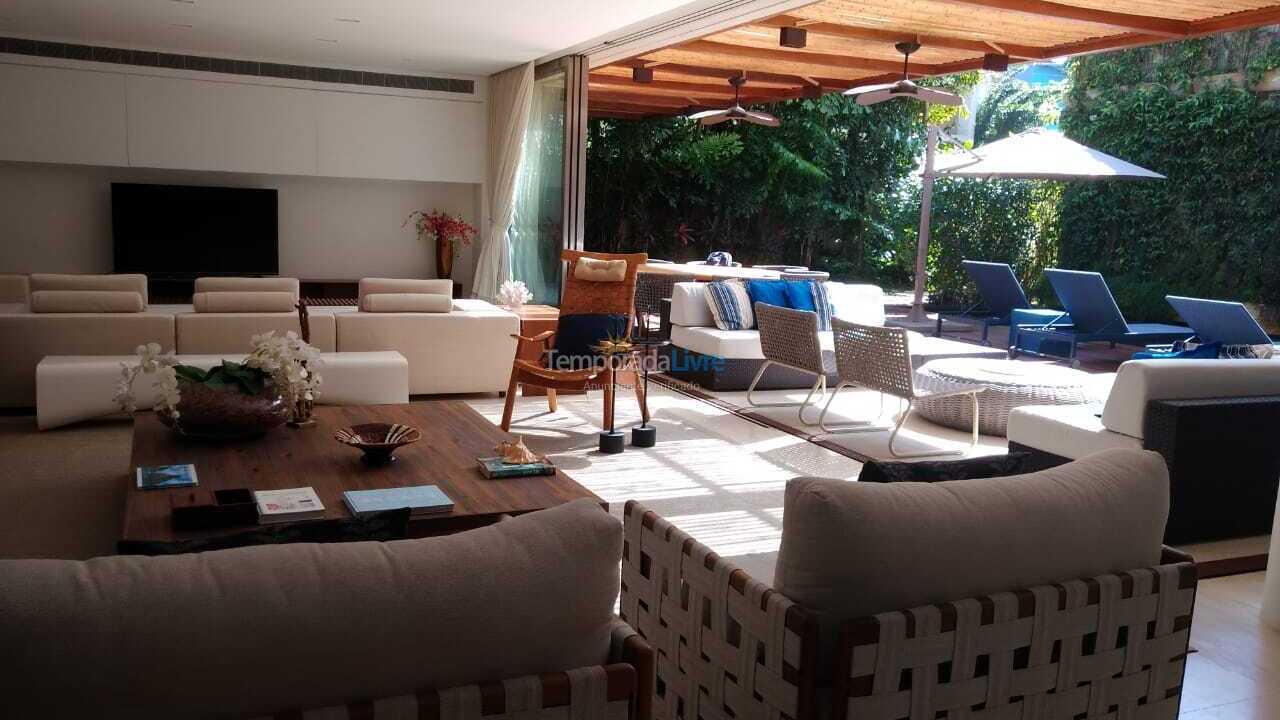House for vacation rental in São Sebastião (Praia da Baleia)