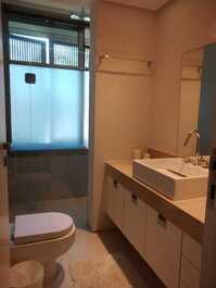 Oceanfront condominium, 5 suites, private pool, Baleia.