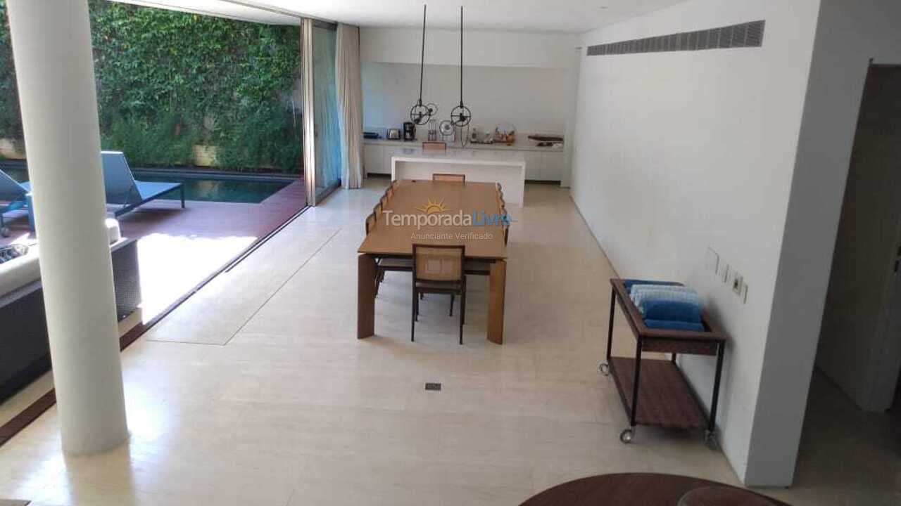 House for vacation rental in São Sebastião (Praia da Baleia)