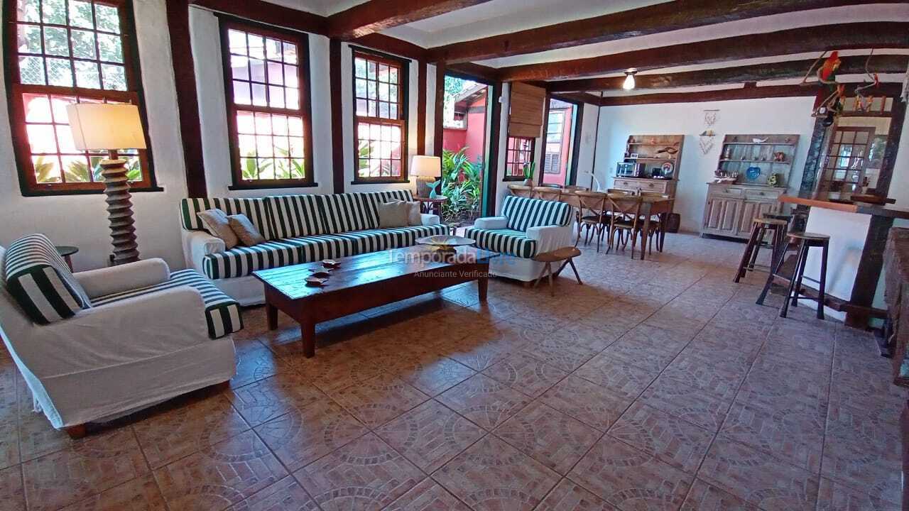 Casa para alquiler de vacaciones em São Sebastião (Praia da Baleia)