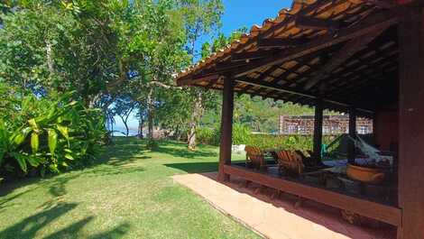 Frente al mar, justo en la arena, 4 dormitorios, Playa Baleia, vista al mar