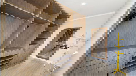 House in Zimbros: Pool and 5 Bedrooms – Just 80m from the Sea!