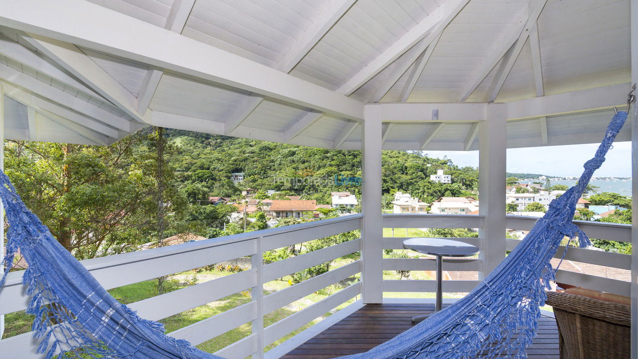 House for vacation rental in Bombinhas (Praia de Zimbros)