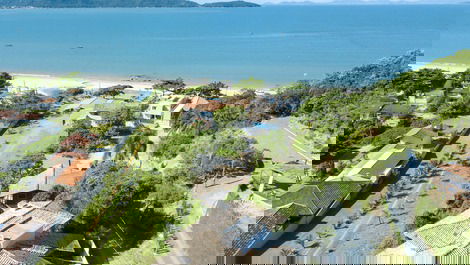 House in Zimbros: Pool and 5 Bedrooms – Just 80m from the Sea!