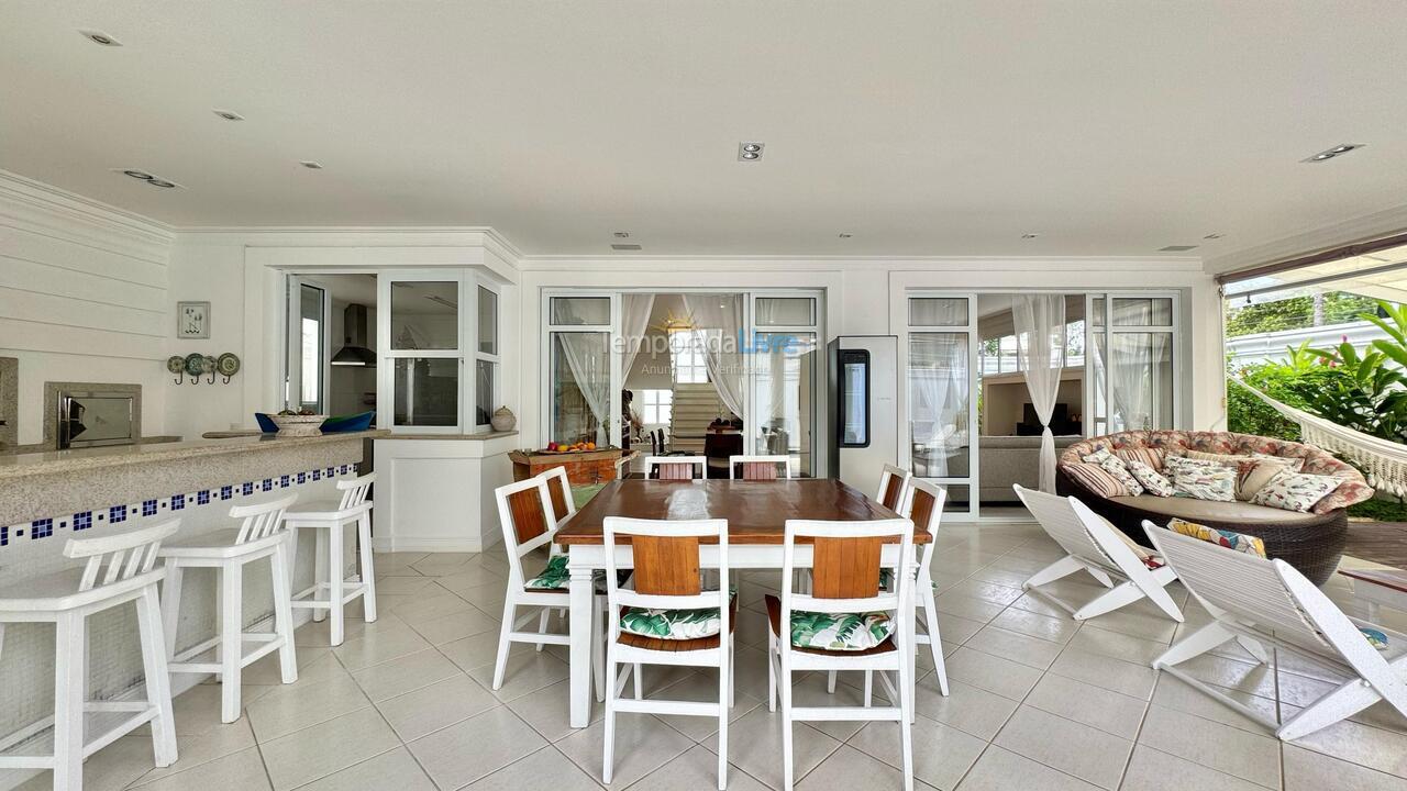 Casa para alquiler de vacaciones em São Sebastião (Praia da Baleia)
