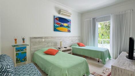 Baleia, alquiler, 4 suites, piscina, barbacoa, alto nivel