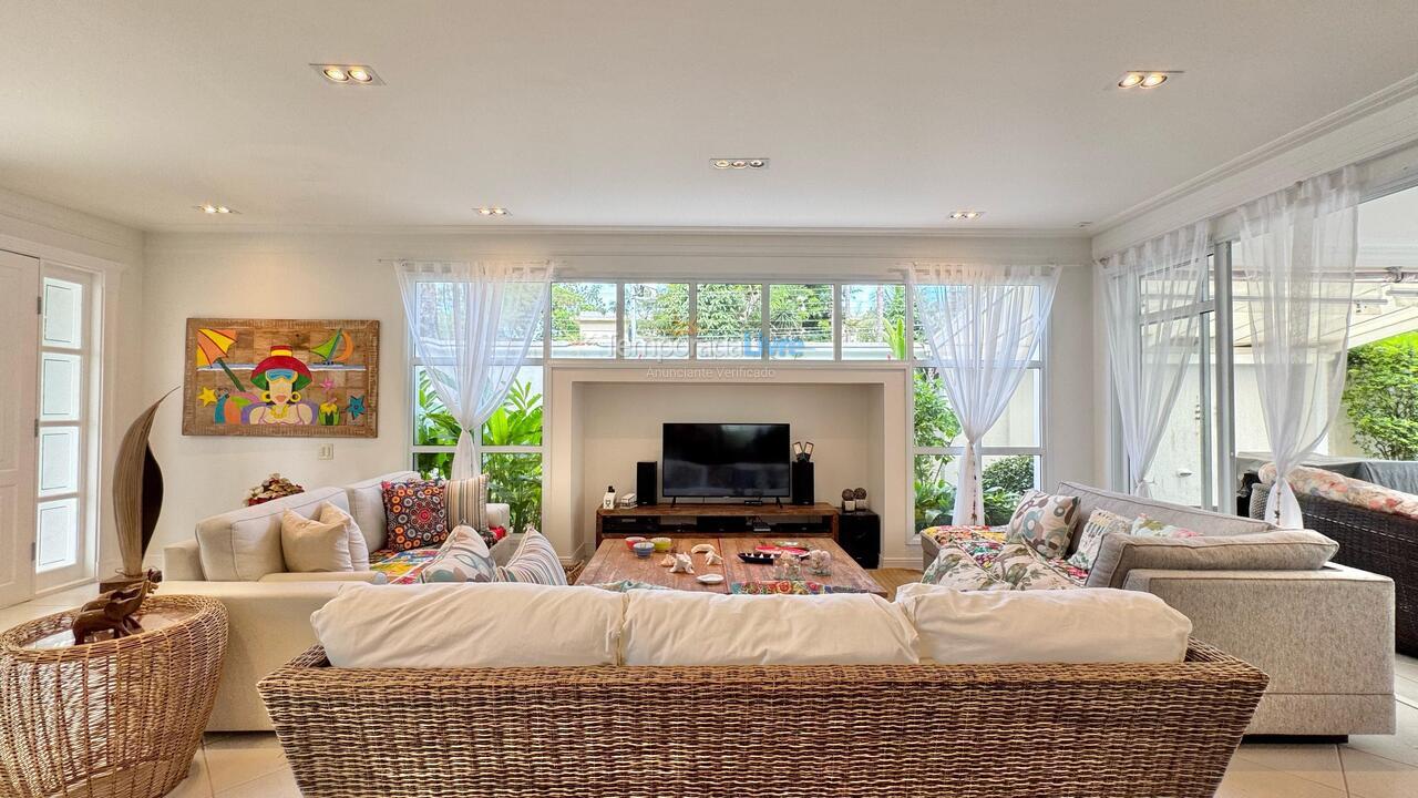 Casa para alquiler de vacaciones em São Sebastião (Praia da Baleia)