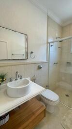 Baleia, alquiler, 4 suites, piscina, barbacoa, alto nivel