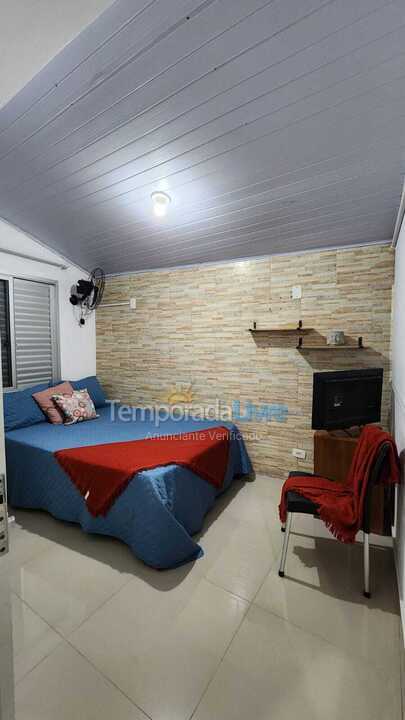 Quarto 2  1 cama casal  House for vacation rental in Florianópolis (Lagoinha)