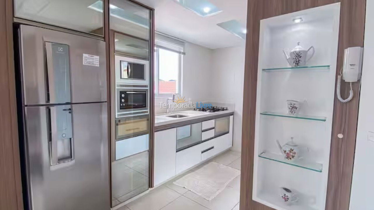 Apartamento para alquiler de vacaciones em Governador Celso Ramos (Praia de Palmas)