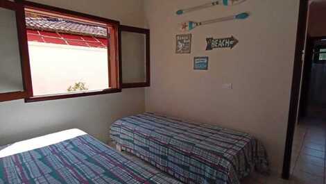 6 bedrooms, swimming pool and barbecue. 300 meters from the sandy beach.